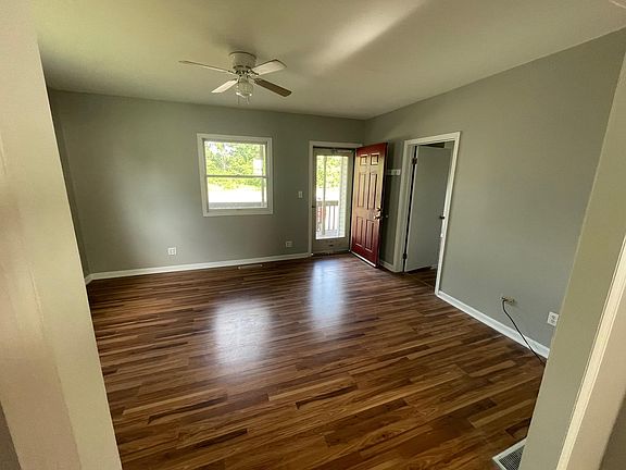2nd image of 1395 S Kensington Ave #1