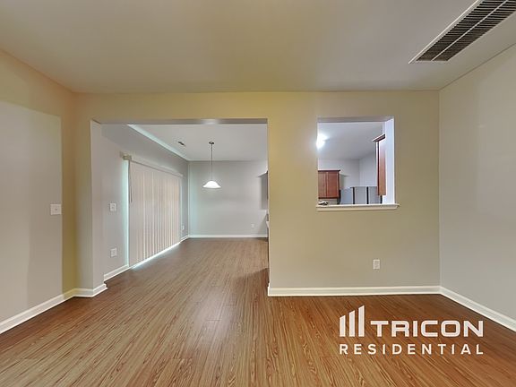 2nd image of 2042 Aragon Ln