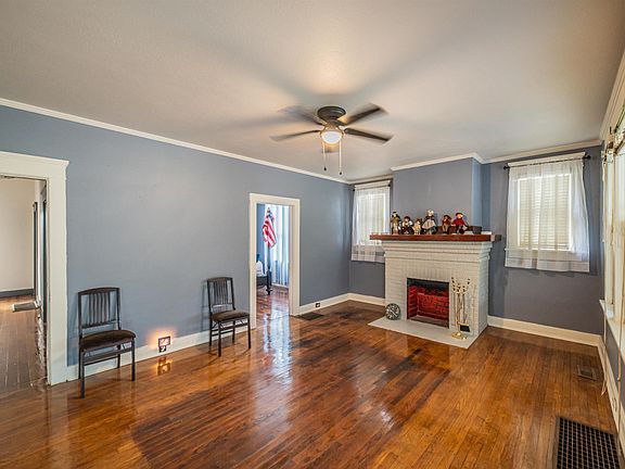 2nd image of 803 Walnut St