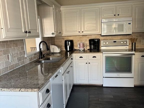 2nd image of 625 Kings Mountain Dr