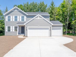 627 Oak Lawn Dr, Hancock, MI 49930