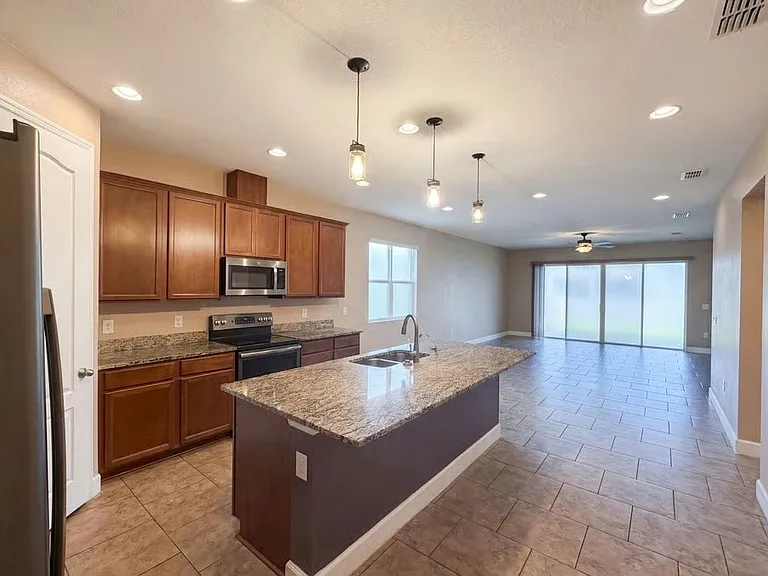 408 Buchannan Dr — Photo 1