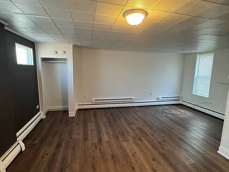 523 N 10th St #3 — Photo 8