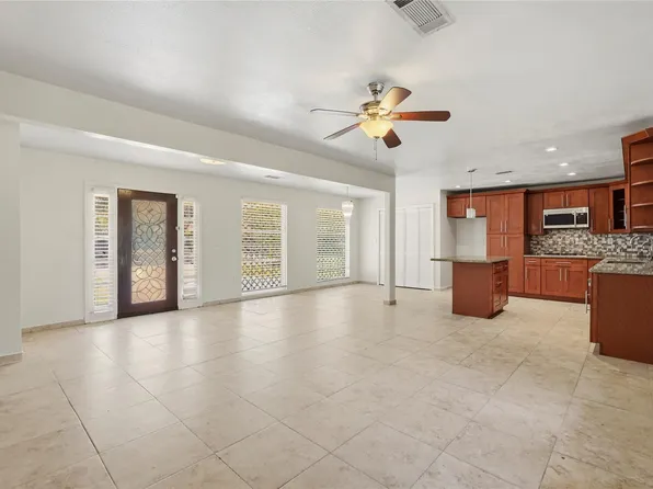 5111 Debeney Dr, Houston, TX 77039