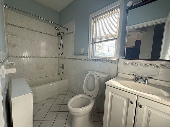 4th image of 117 Benjamin St Floor 2
