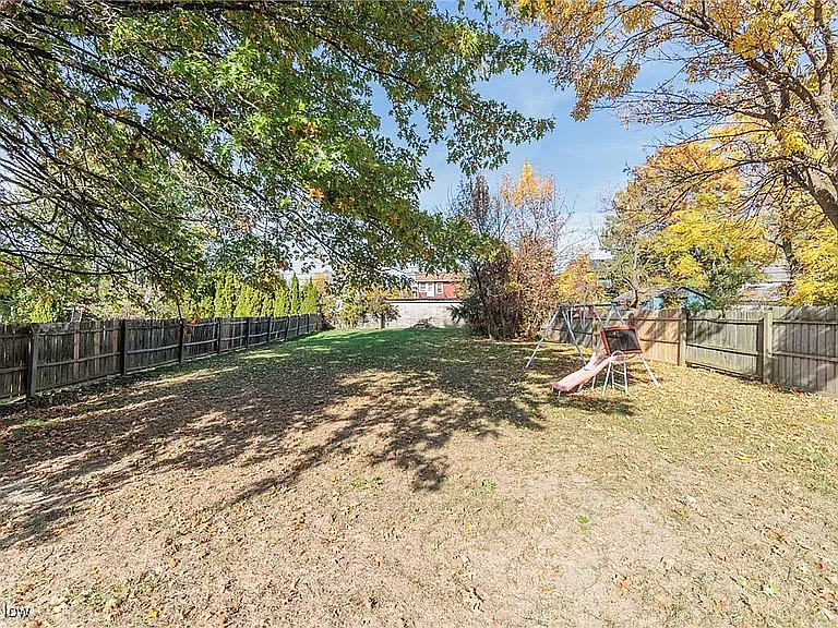 19021 Abby Ave — Photo 15