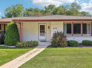 4118 W Barnard Ave, Greenfield, WI 53221
