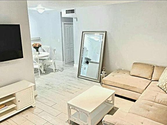 4th image of 81 Edgewater Dr APT 102