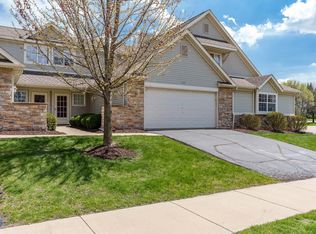 1103 Shingle Oak Ln, Rockford, IL 61107