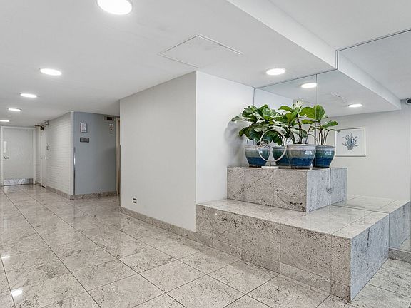 3rd image of 515 W Wrightwood Ave APT 217