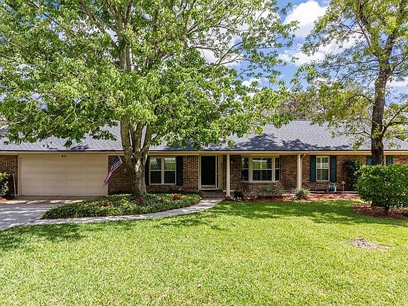 4th image of 211 Thistlewood Cir