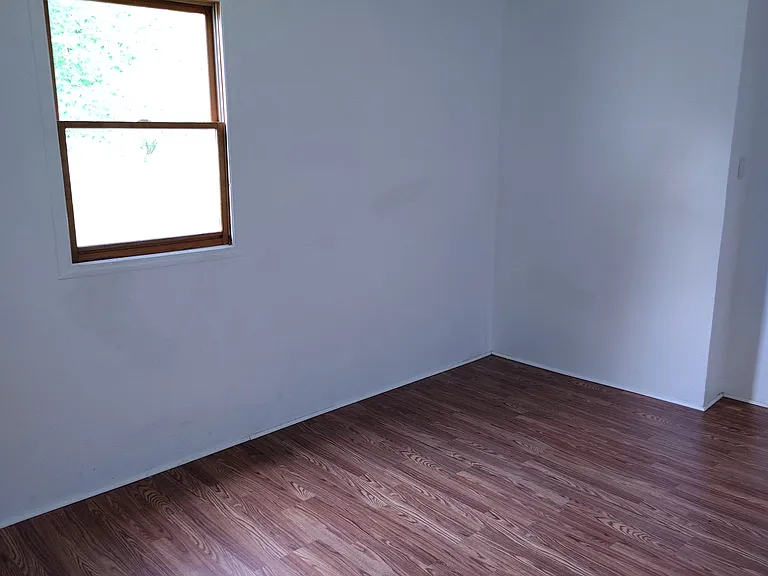 109 E I St — Photo 11