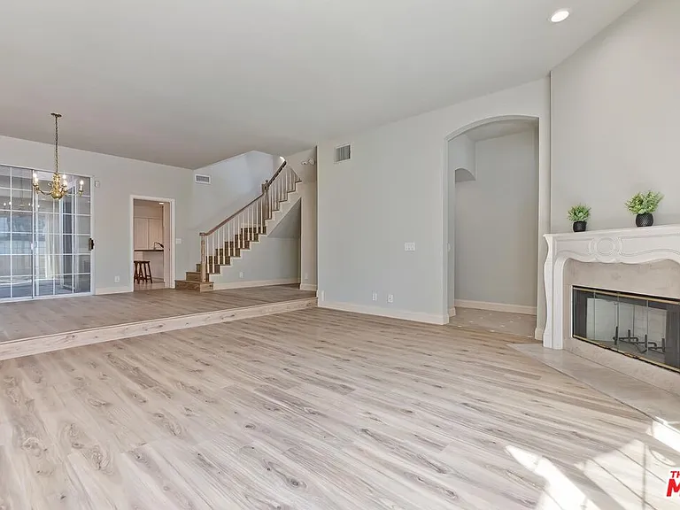 11603 Mississippi Ave — Photo 6