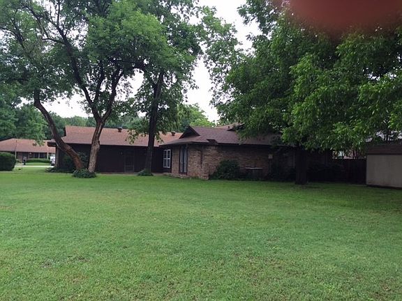 3rd image of 1421 Churchill Dr