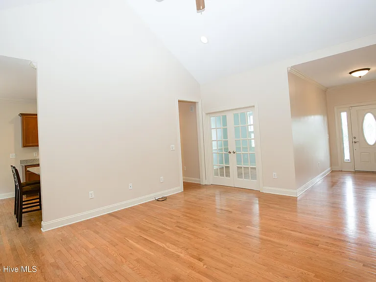 34 Princess Gate Dr — Photo 10