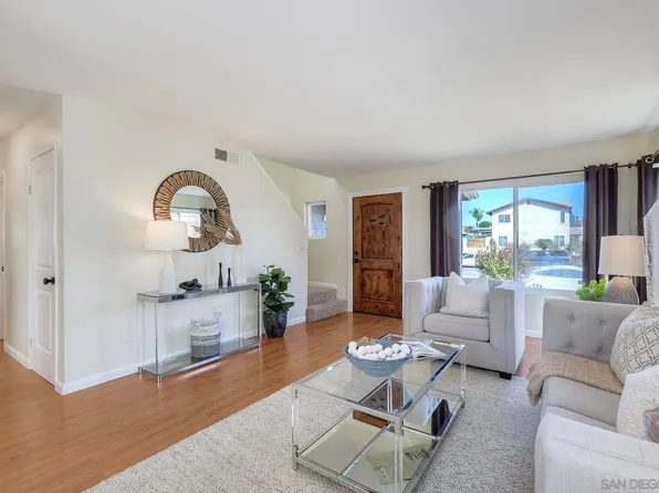 8339 Carlton Oaks Dr, Santee, CA 92071