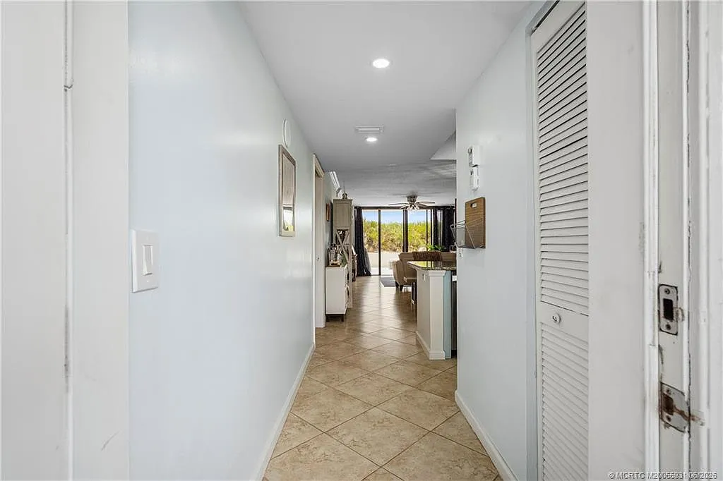 2 bed, 2.0 bath, 1023 sqft, $3,000 — Photo 4