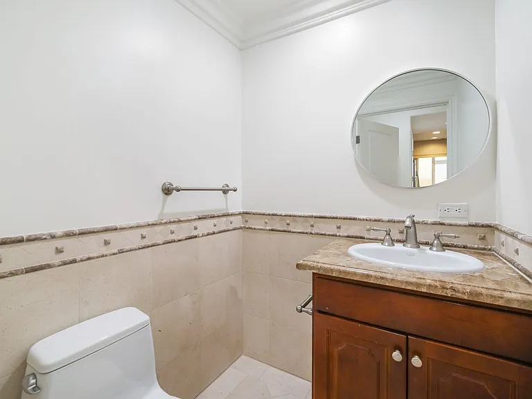 2306 Fox Hills Dr — Photo 28