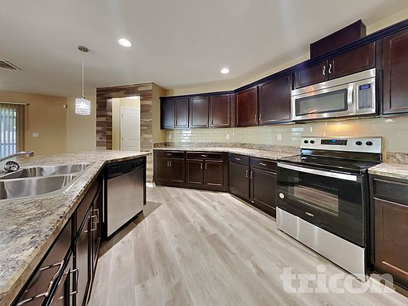 5th image of 7274 Somerset Pond Dr