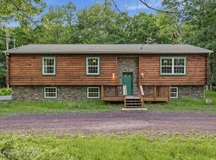 255 Hillary Dr W, Freeland, PA 18224