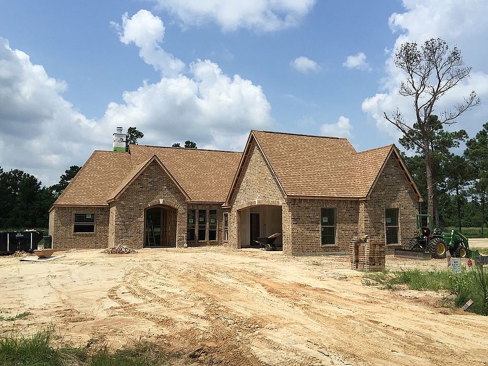 1st image of 290 Lauren Dr