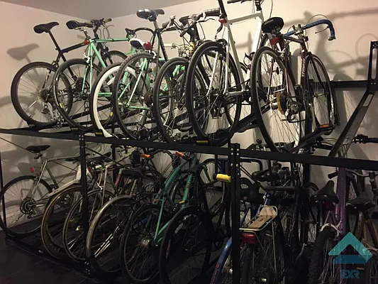 Rented by EXR | media 50