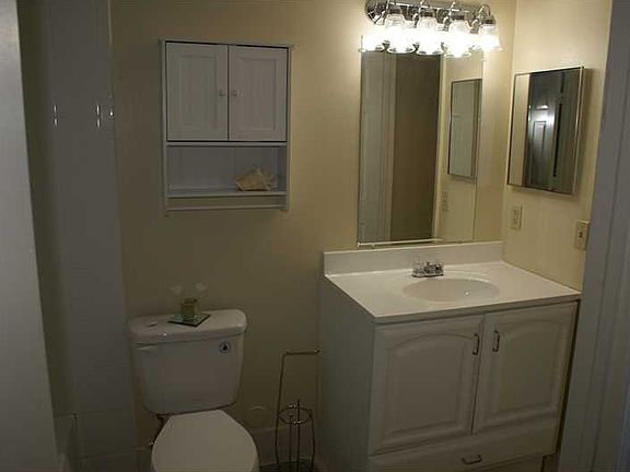 4th image of 705 SW 148th Ave APT 201
