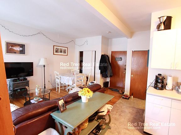 2nd image of 199 Winthrop Rd APT 33