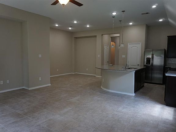 4th image of 7019 Birnam Garden Ln