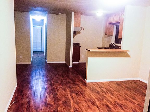 3rd image of 3201 Folsom St