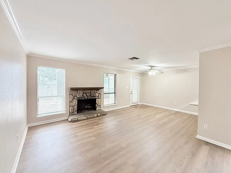 6069 Hilburn Rd — Photo 3