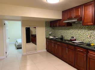 34 Clawson St, Staten Island, NY 10306