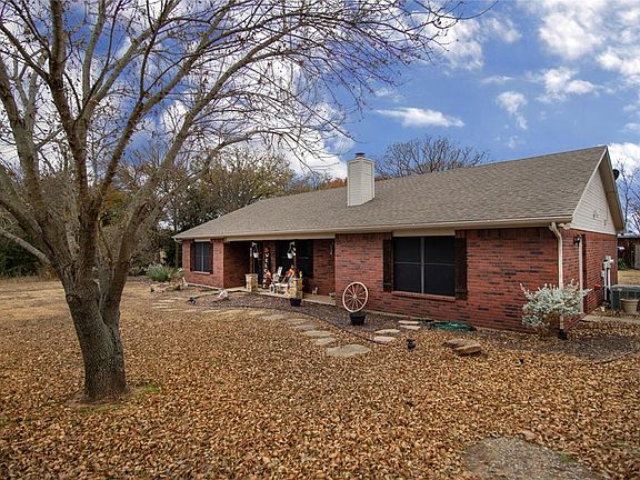 3rd image of 412 Brookfield Dr