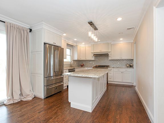 3rd image of 59 Threepence Dr