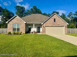 11456 Memphis Cir, Ocean Springs, MS 39564