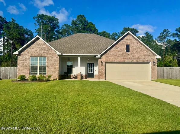 11456 Memphis Cir, Ocean Springs, MS 39564