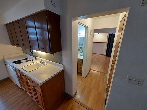 4th image of 114 S Main St #C