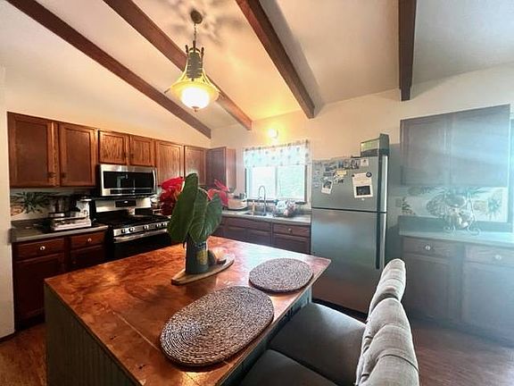 2nd image of 13-3420 Oneloa St