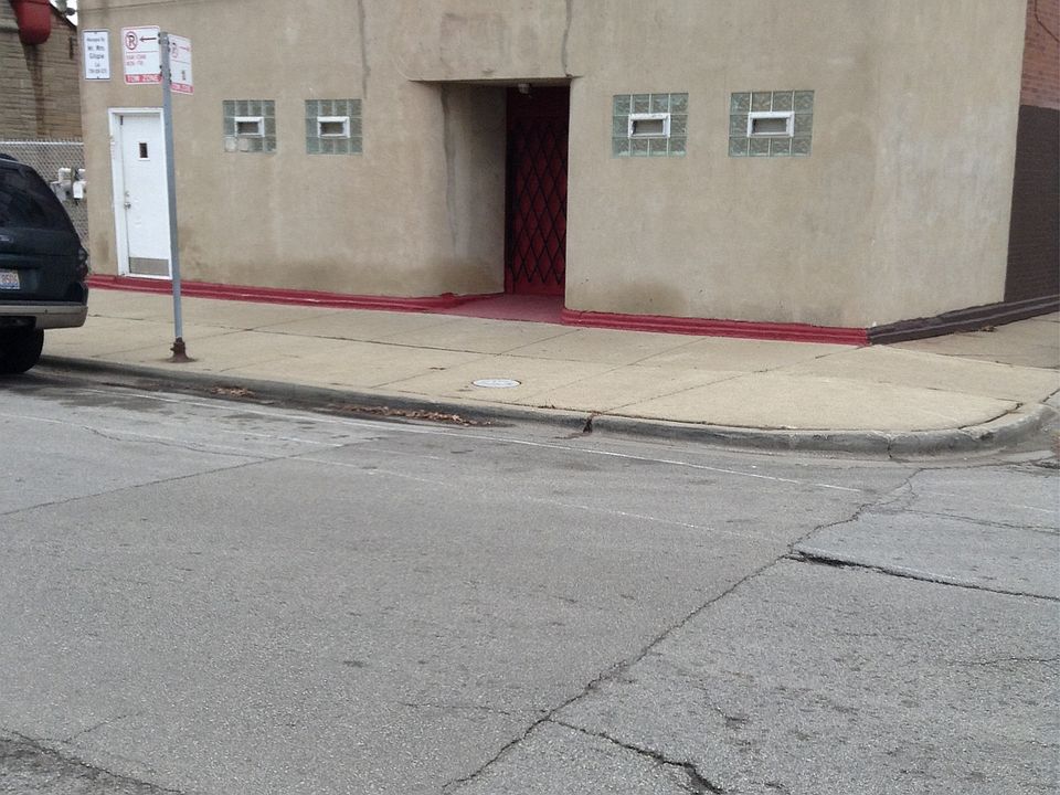 1st image of 391 E Kensington Ave