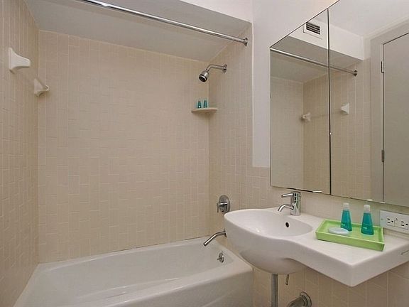 5th image of 100 Atlantic Ave APT 3G