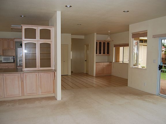 Kitchen/family room area