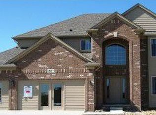 50318 Cheltenham Dr, Macomb, MI 48044