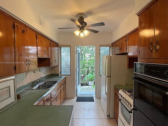 3rd image of 1050 92nd St #1