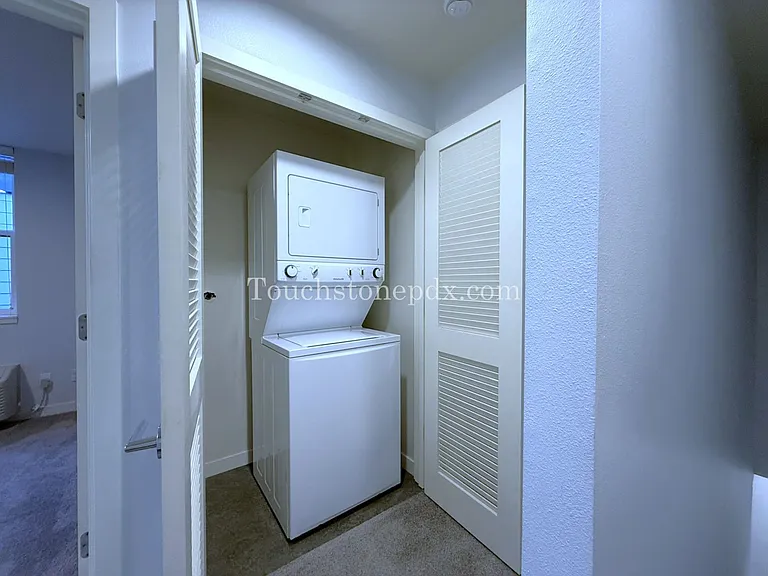 424 NE Jessup St #11 — Photo 25
