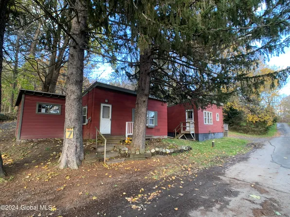 7 Pohndorf Drive, East Chatham, NY 12060