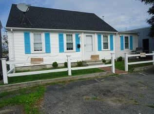 30 Willow Ave, Hyannis, MA 02601