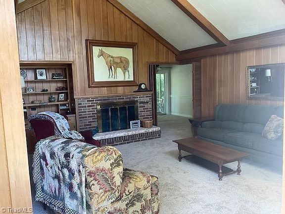 4th image of 327 Lanier Dr