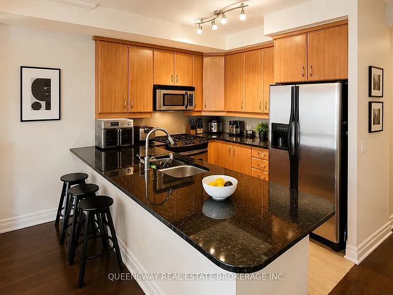 2087 Lake Shore Blvd W #804 — Photo 5