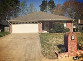 640 Frederick Cir, Flint, TX 75762