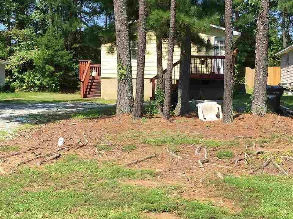 2nd image of 2950 Carolyn Dr